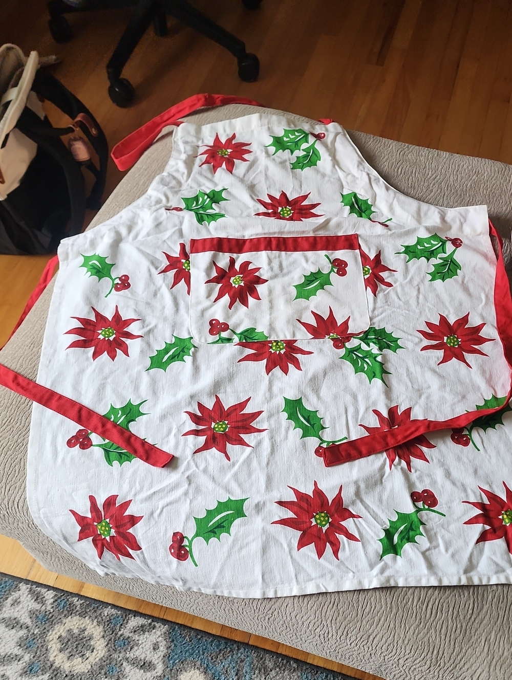 Crate&Barrel Red Poinsettia & Green Holly Holiday Apron